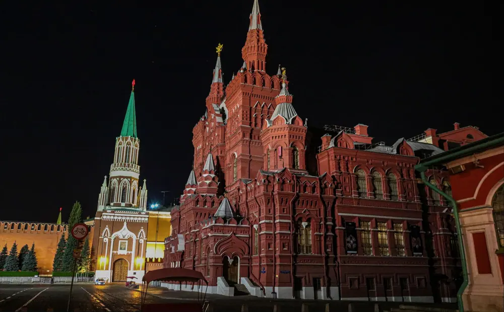Ночной Кремль Казани — город, из которого удобно работать с американскими заказчиками, оставаясь в привычной культурной среде.